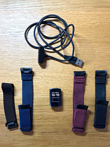 Fitbit charge fitness - fitbit,
